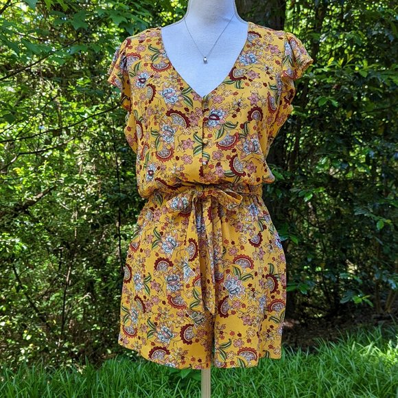 Sanctuary Pants - SANCTUARY Short Sleeve V-Neck Romper in Yellow Gold Sunray Size XS